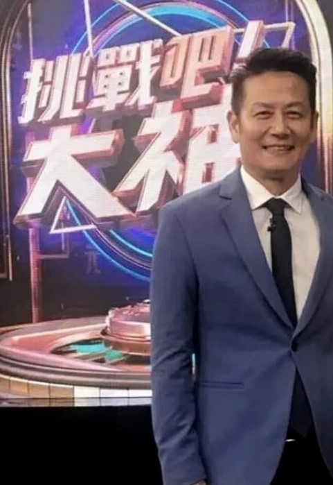 广东大哥深入足浴选妃双飞小姐姐 - 优视频海报