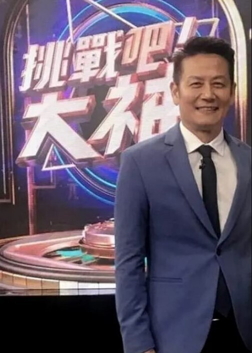【宾馆盗摄】情侣们开房打炮被摄像头偷拍，荷尔蒙爆棚尽享性爱高潮 - 优视频海报